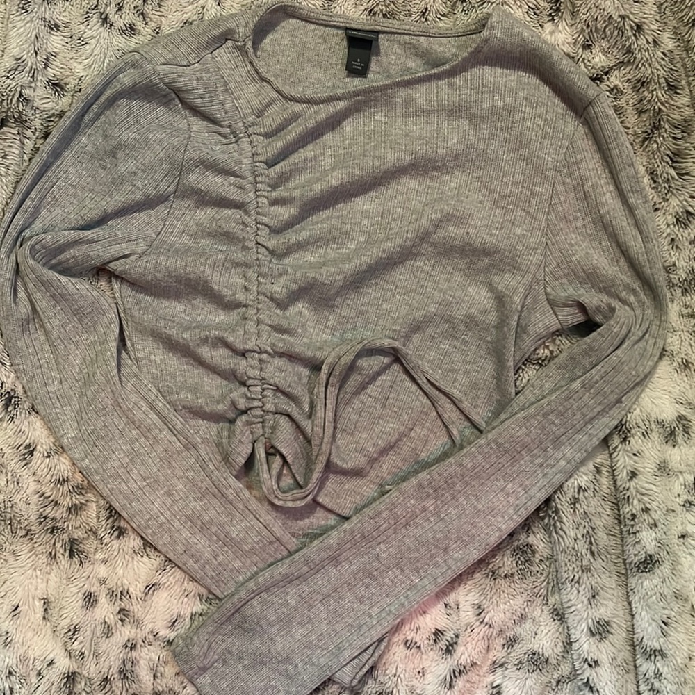 Gray long sleeve cropped by wild fable size s